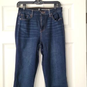 High waist curvy jeans